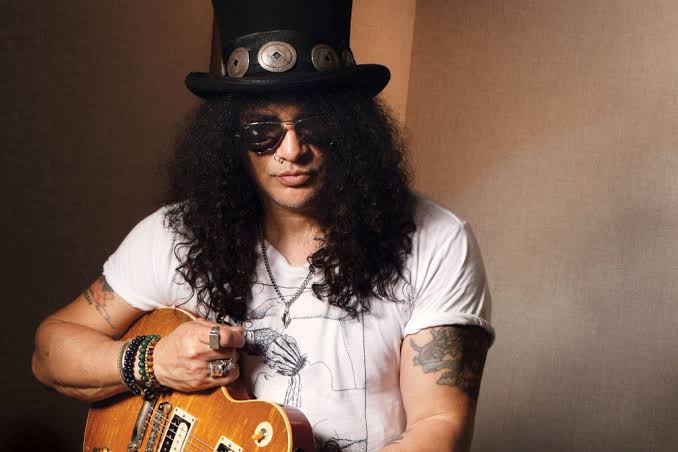 Slash se ha centrado material de Guns N 'Roses durante la