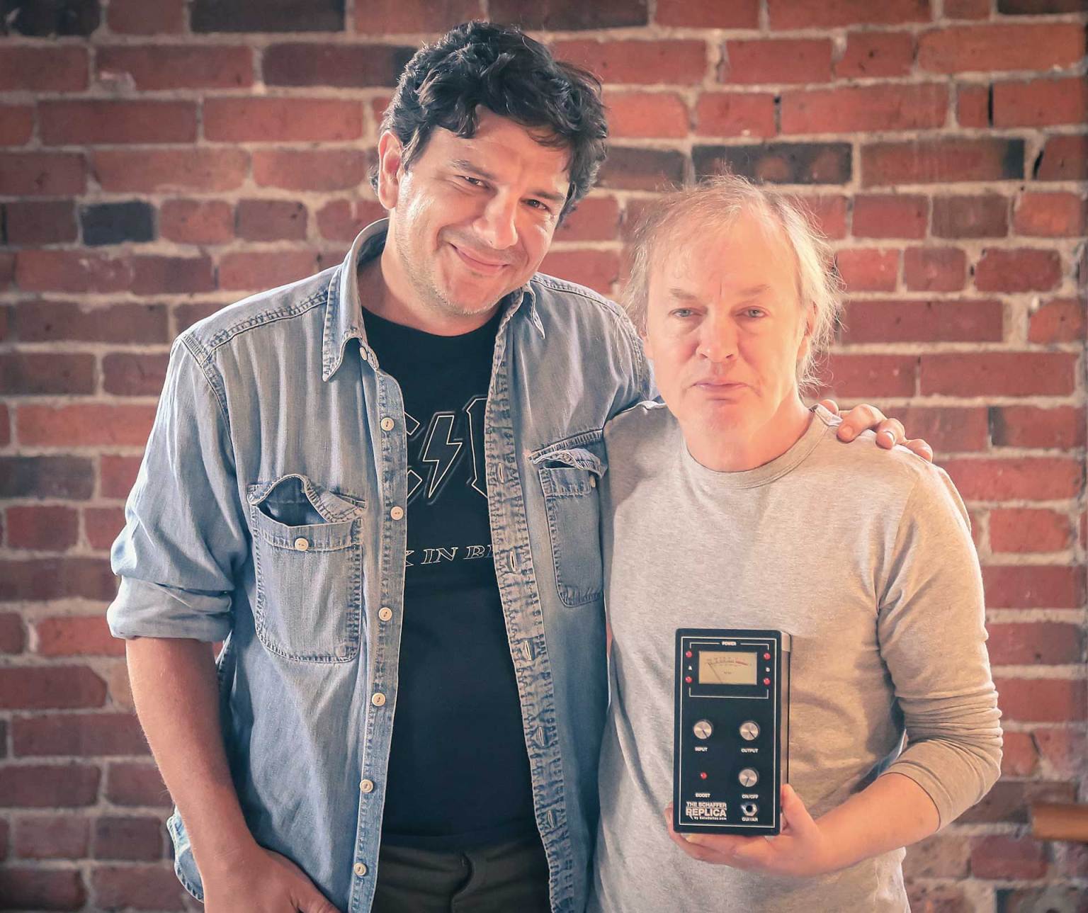 Conoce al superfan de AC / DC que desbloqueó el tono de guitarra Back in Black de Angus Young