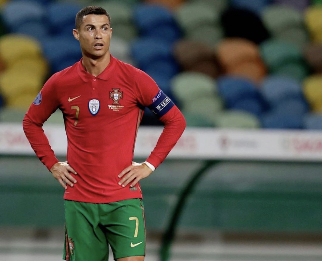 Cristiano Ronaldo da positivo a COVID-19; se mantiene aislado