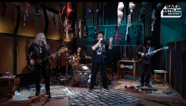 7076FAB0-54F8-4F72-874D-27768179C8AE