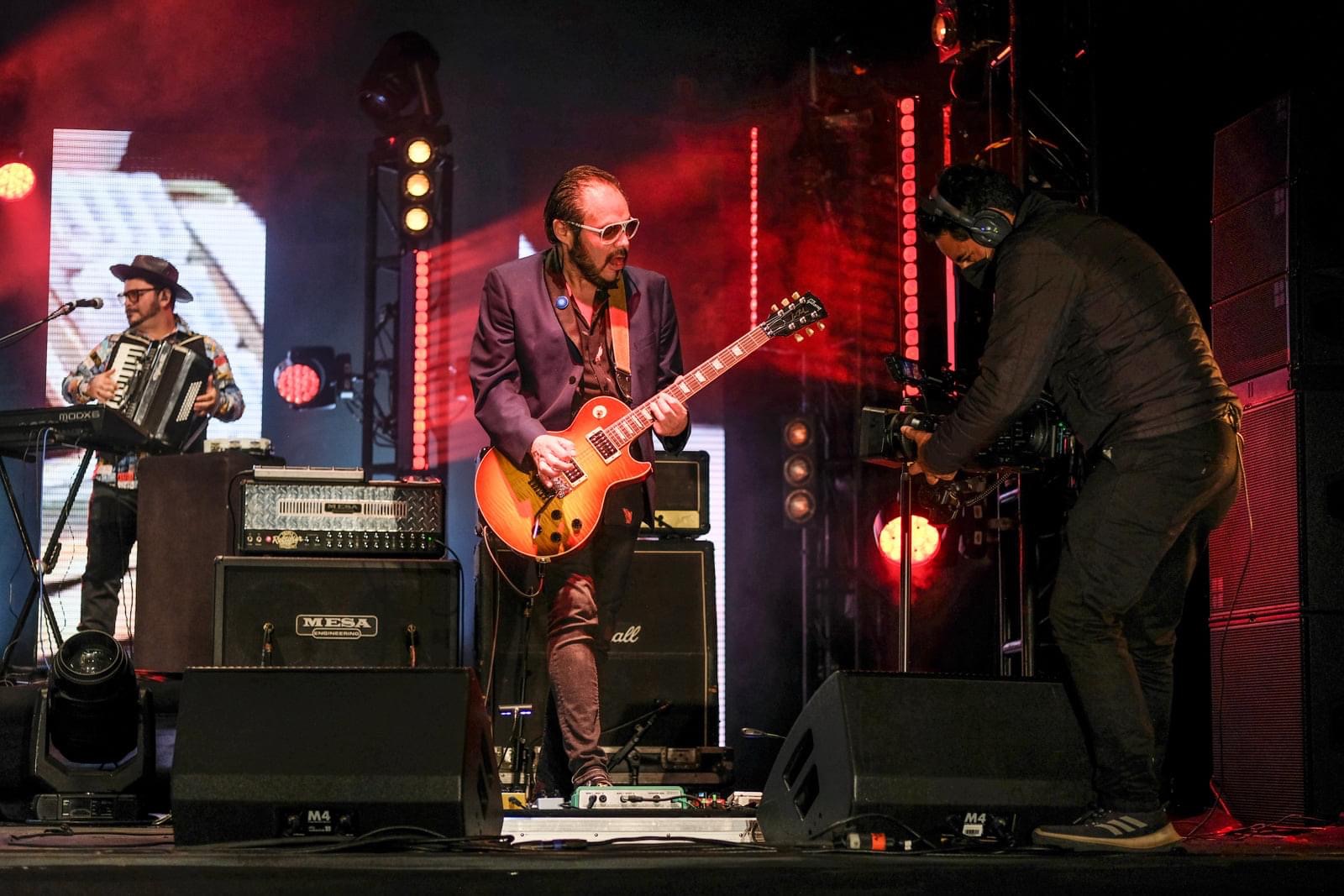 DFABD2E1-7B38-4077-A8B2-8D07CB8EA0E9