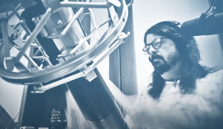 DaveGrohl_GregKurstin_SabotageCover