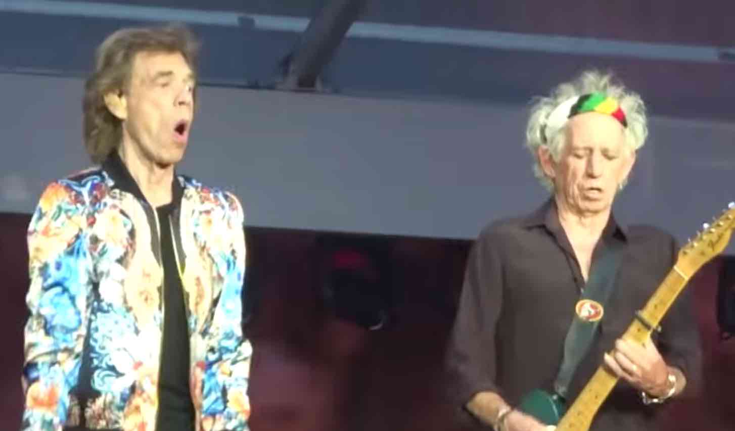 EB6CC6F4-E87D-482F-A143-47A79B75B101