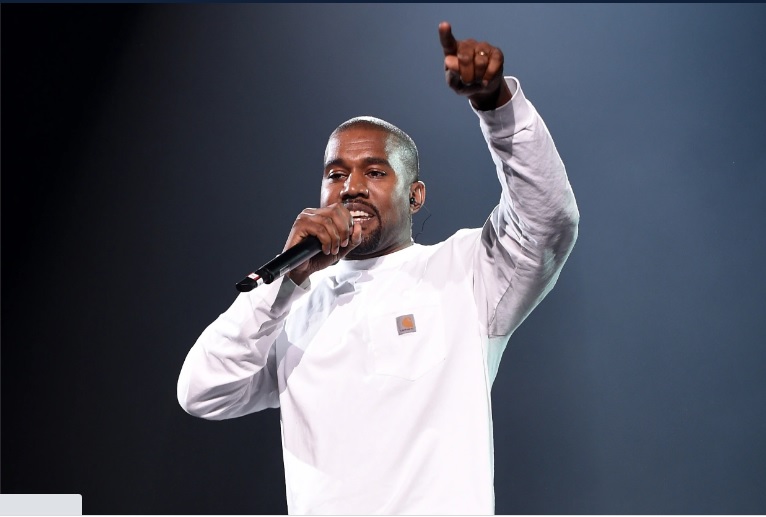 Kanye West Abandona su presentación en coachella