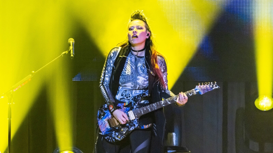 JEN MAJURA INICIALMENTE PENSÓ QUE EL DESPIDO DE EVANESCENCE ERA UNA MALA BROMA