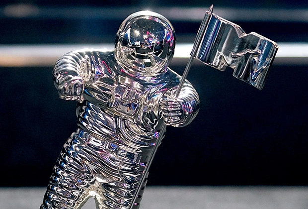 7BB60E5B-DB1A-4EF4-9833-EFF4095DD7DD