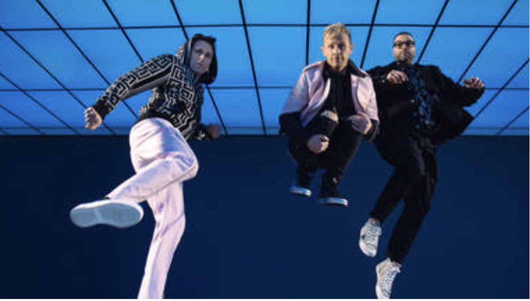 DEF4DF4E-877E-4C2A-8D51-F8088280000F