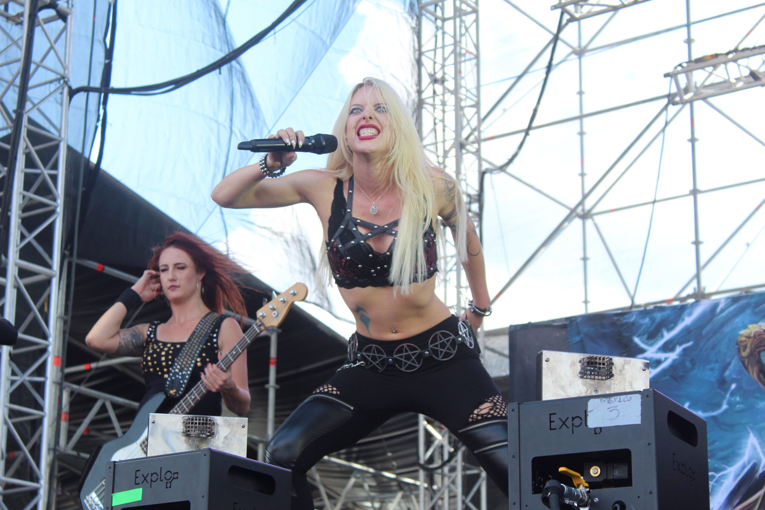 burning witches (160)