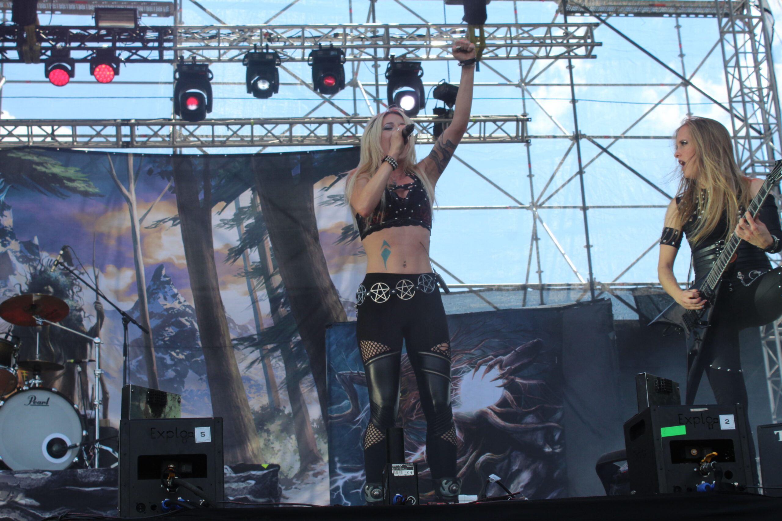 burning witches (74)