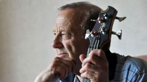 Muere a los 81 años Chas Newby