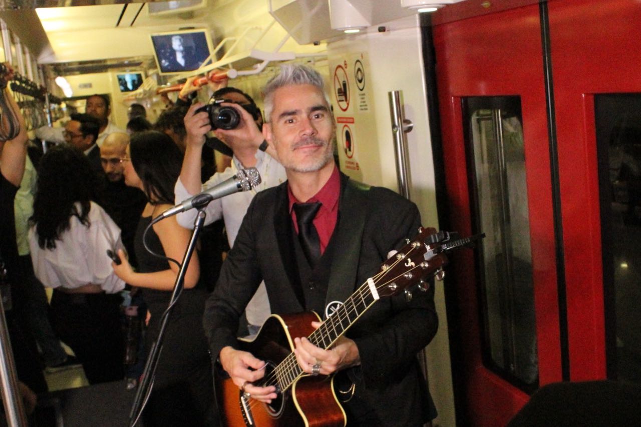 La Gusana Ciega en Tren Suburbano (2)