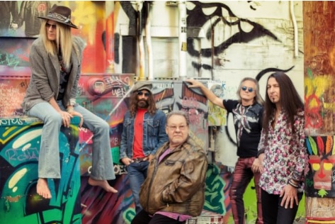 THE GUESS WHO comparte video para 'Across The Line'