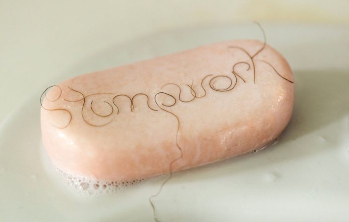 La obra de arte 'Stumpwork' de Dry Cleaning gana el premio Grammy