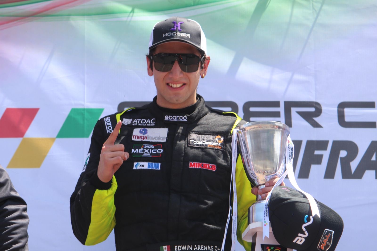 88eb8fdc-d3bd-4758-bc2b-acafce06b76a