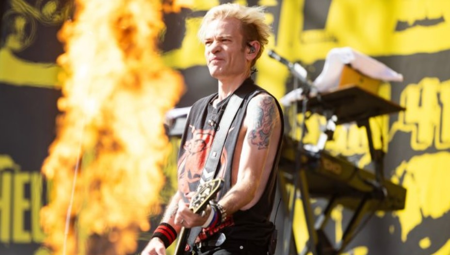 Sum 41 quiere encontrar al ex miembro