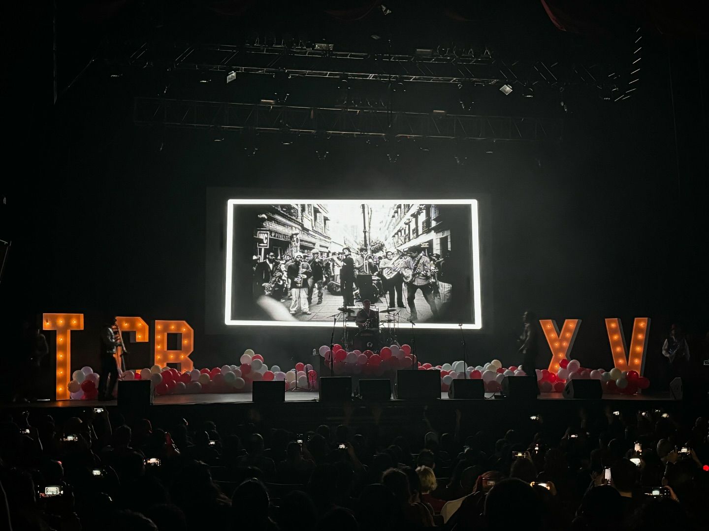 Trisciclo Circus Badn XV años Teatro Metropolitan (1)