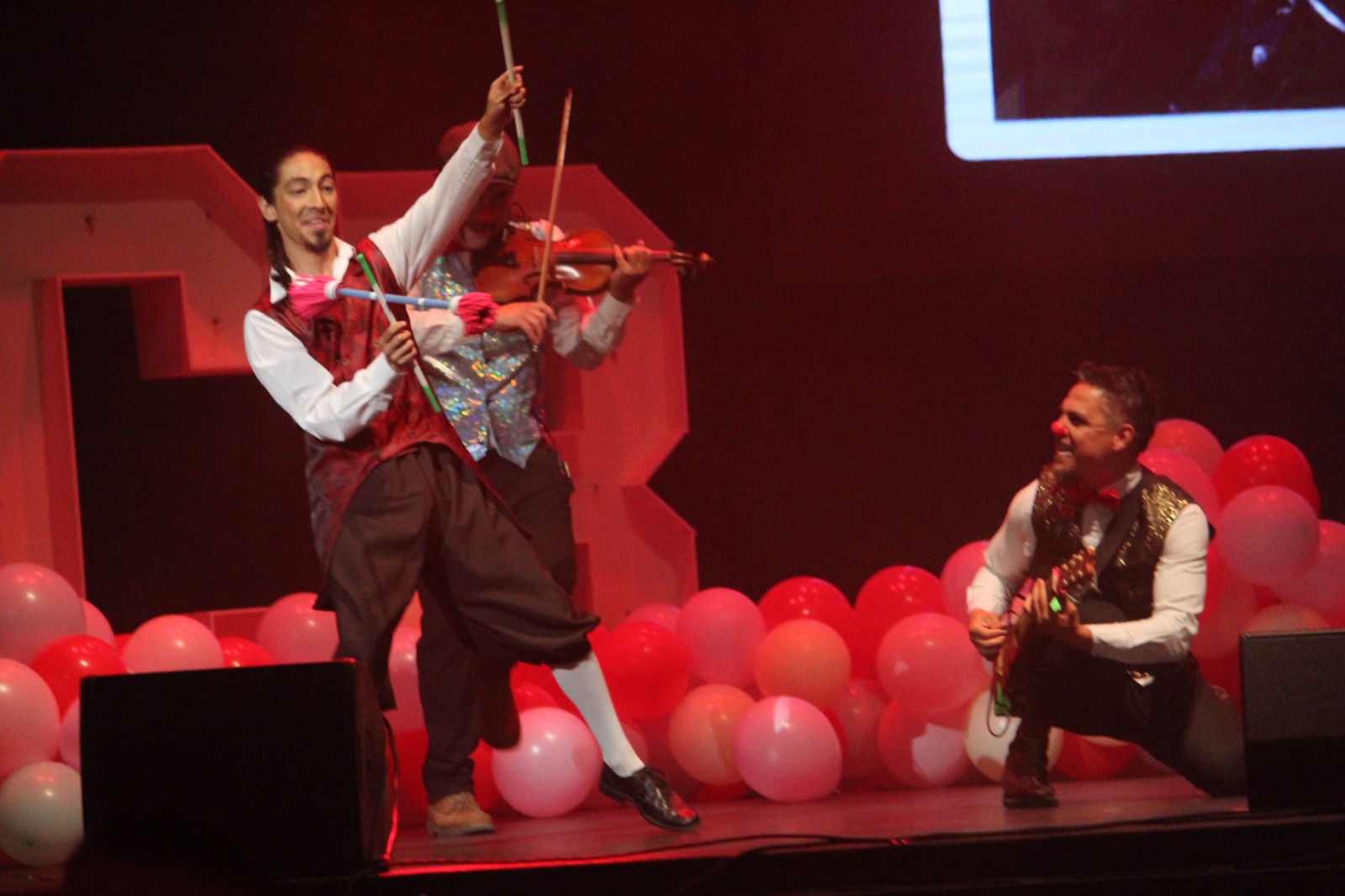 Trisciclo Circus Badn XV años Teatro Metropolitan (4)