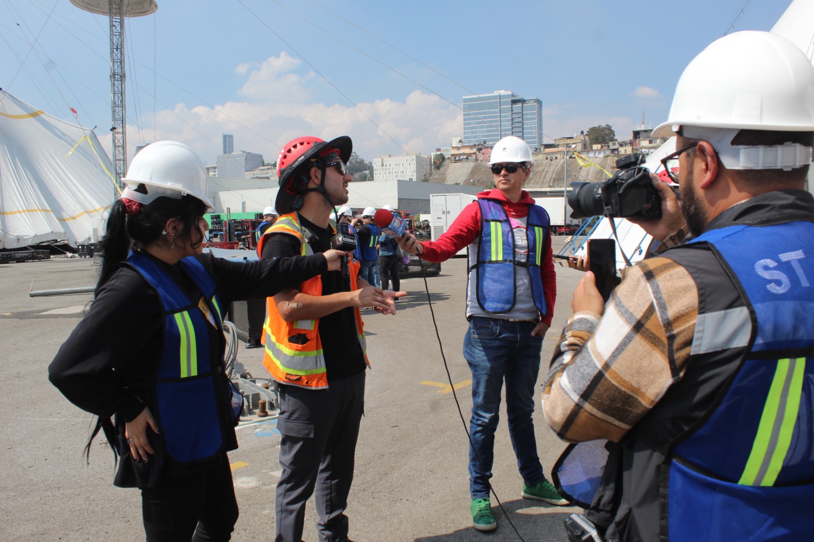 levantamiento de la gran carpa Cirque du Soleil 2024 (5)