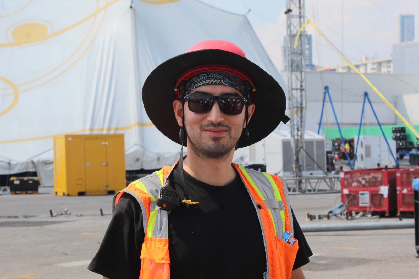 levantamiento de la gran carpa Cirque du Soleil 2024 (9)