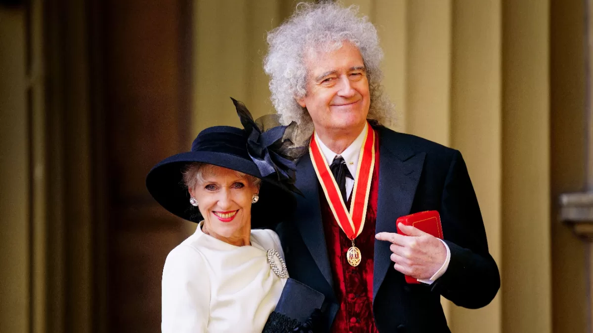 Esposa de Brian May actualiza estado de salud del guitarrista tras derrame cerebral