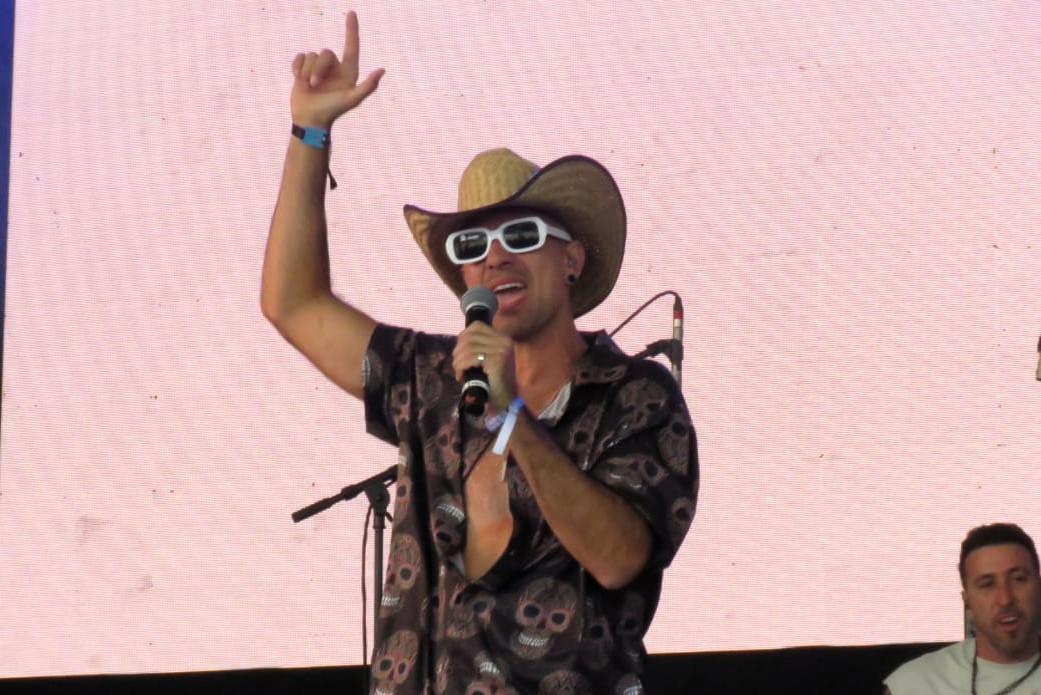 EFECTO_PASILLO_VIVE_LATINO_2025 (1)