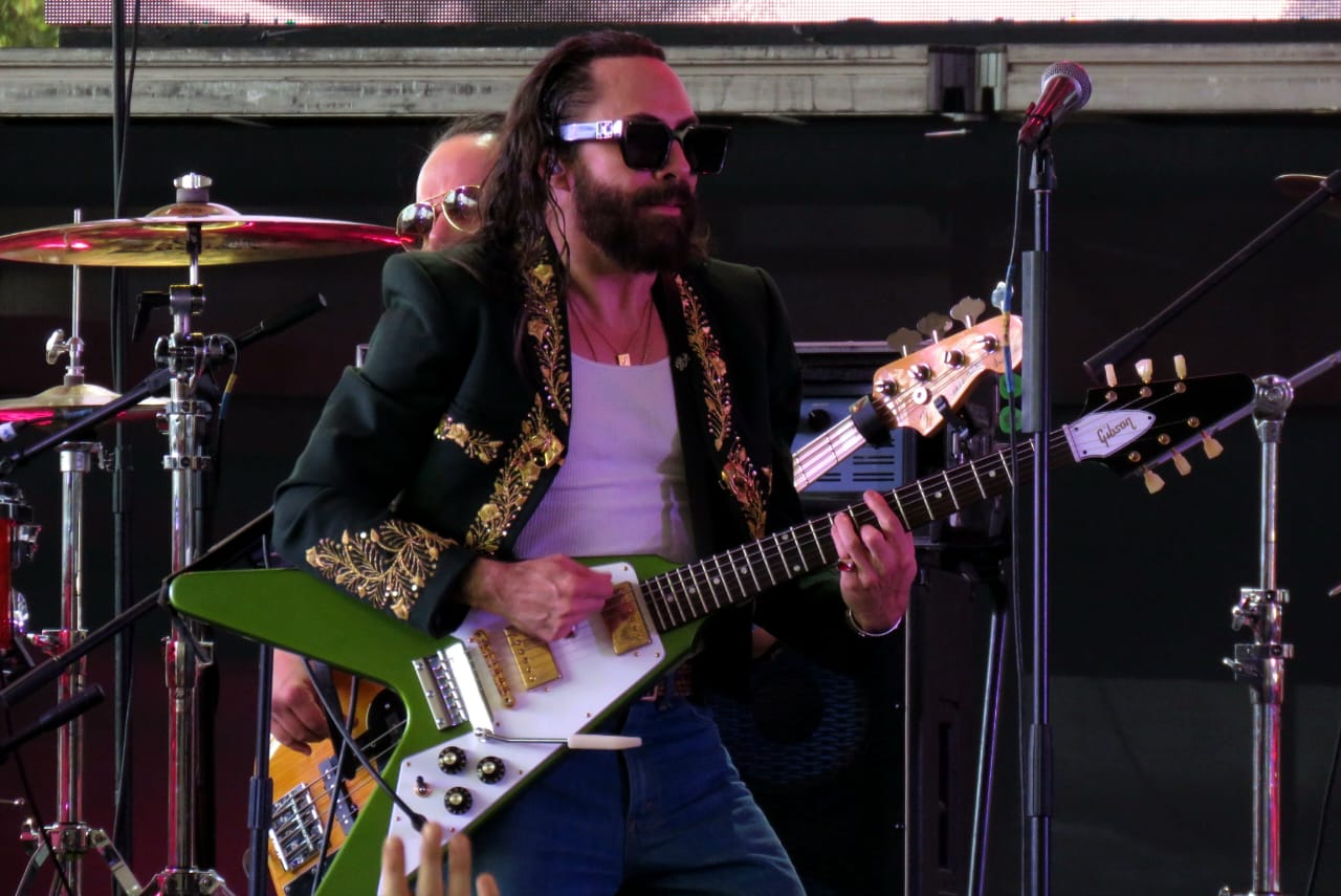 JAY_DE_LA_CUEVA_VIVE_LATINO_2025 (18)