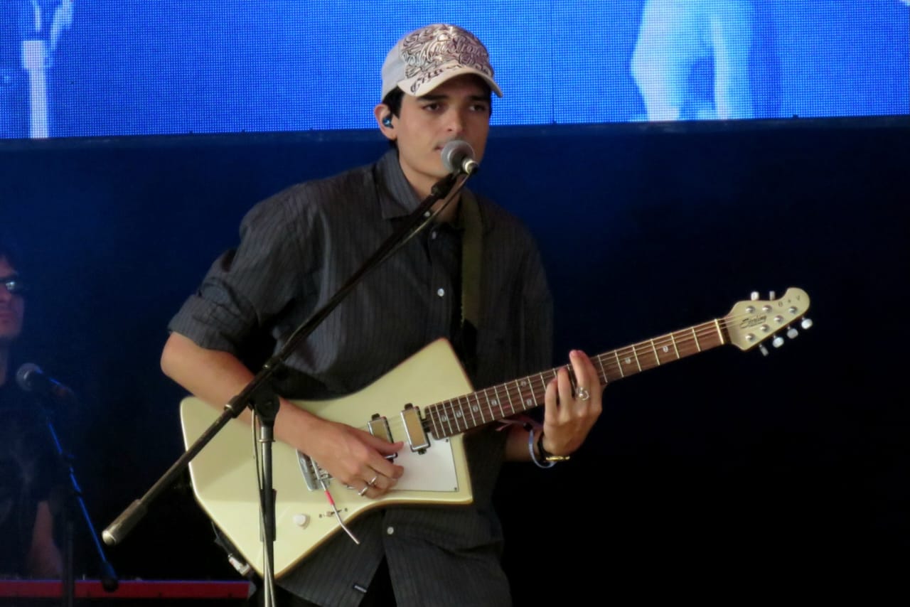 USTED_SEÑALEMELO_VIVE_LATINO_2025 (1)