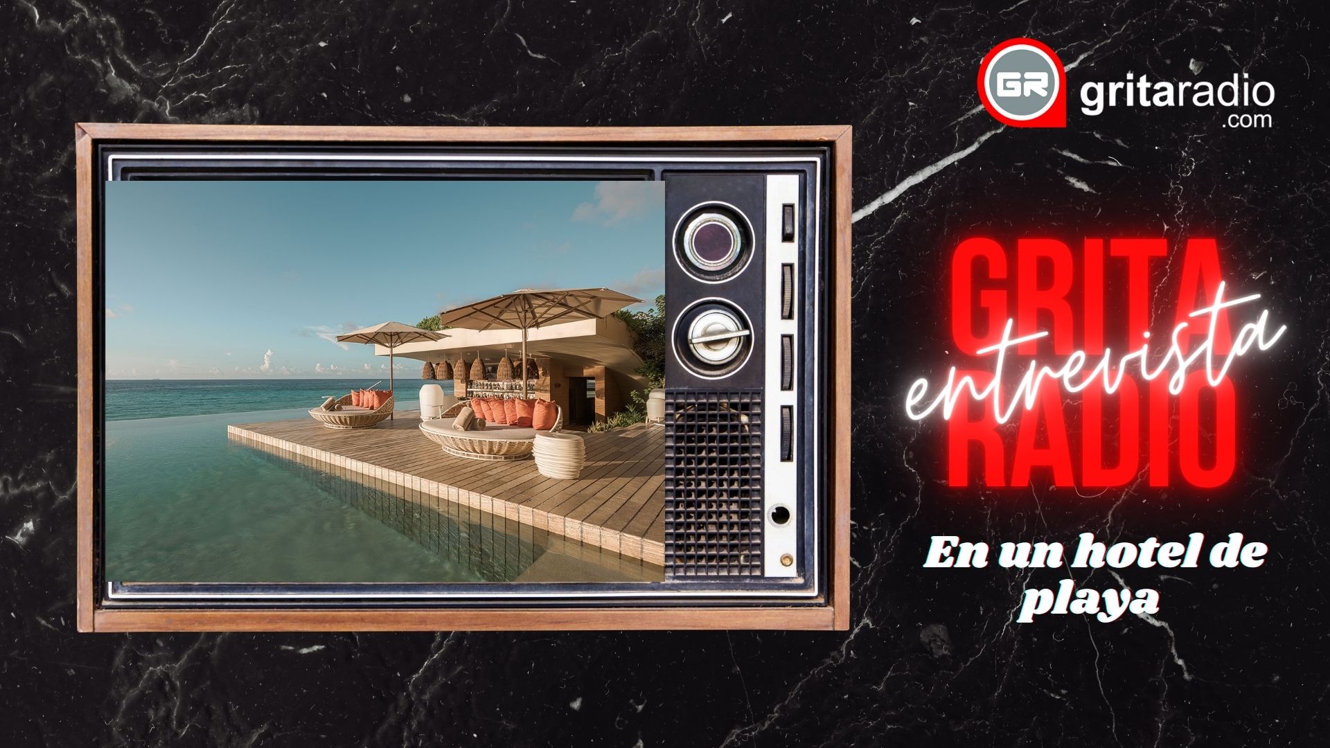 en un cuarto de hotel en la playa