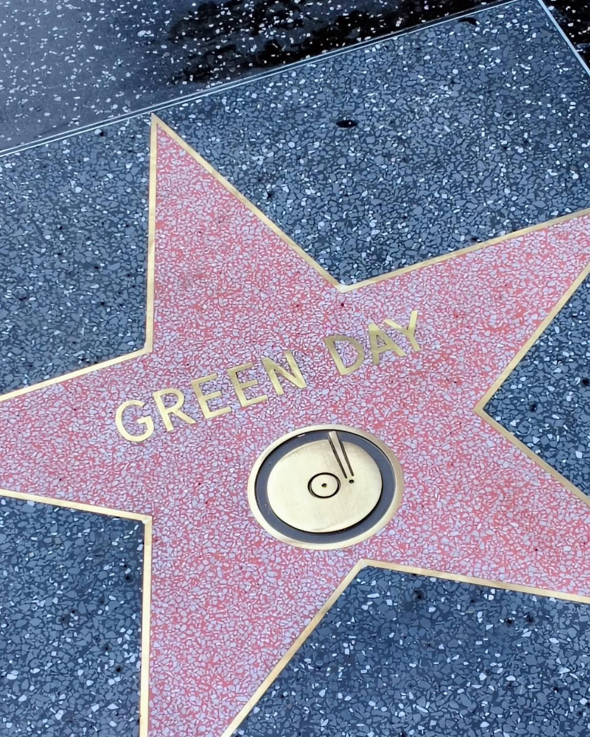 Green Day recibe estrella en Hollywood