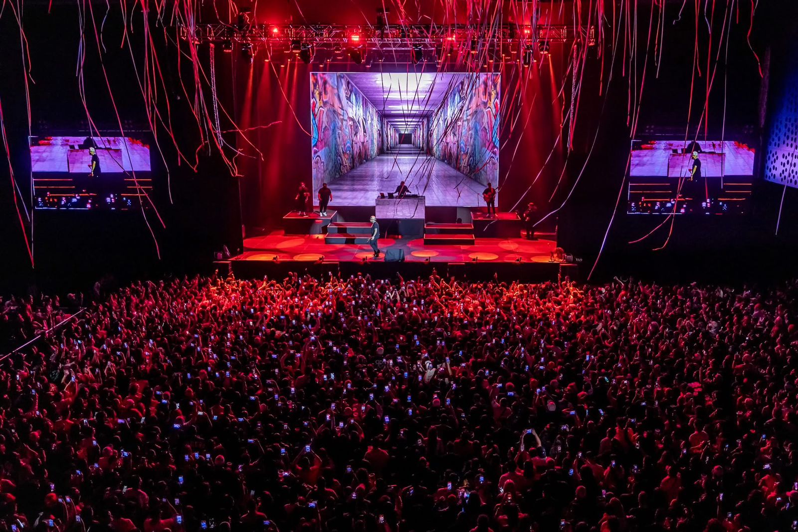 NICKY JAM PEPSI CENTER (3)