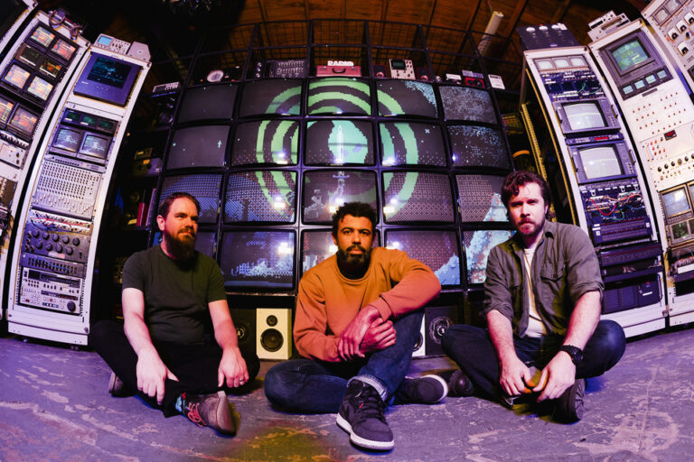 clipping-2025-promo-03-danieltopete-2250x1500-300