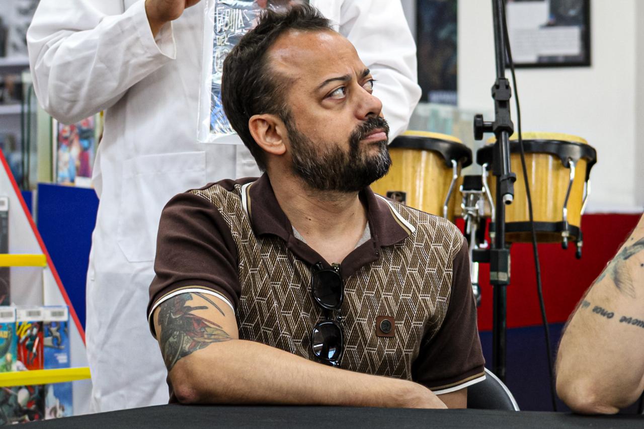 LIQUITS PRESENTACION LAS FABULAS DEL OSO FANTASTICO COMIC 16 DE AGOSTO 2025 (10)