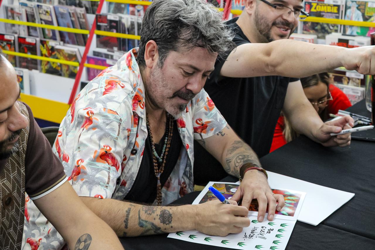 LIQUITS PRESENTACION LAS FABULAS DEL OSO FANTASTICO COMIC 16 DE AGOSTO 2025 (11)