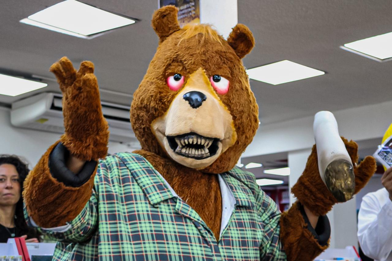 LIQUITS PRESENTACION LAS FABULAS DEL OSO FANTASTICO COMIC 16 DE AGOSTO 2025 (17)