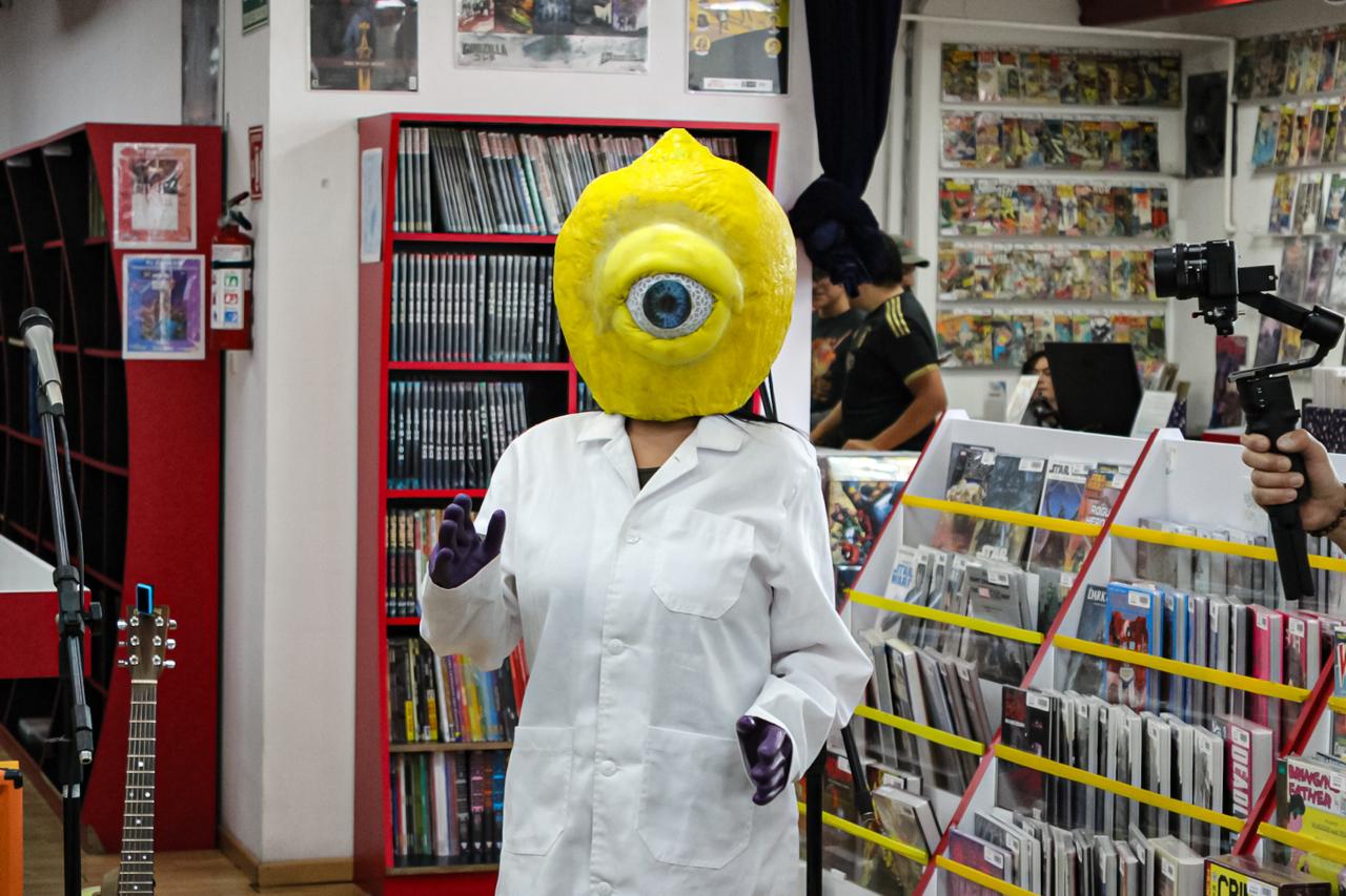 LIQUITS PRESENTACION LAS FABULAS DEL OSO FANTASTICO COMIC 16 DE AGOSTO 2025 (2)