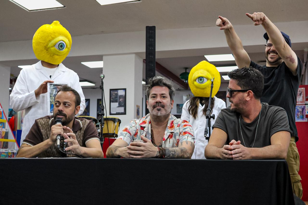 LIQUITS PRESENTACION LAS FABULAS DEL OSO FANTASTICO COMIC 16 DE AGOSTO 2025 (26)