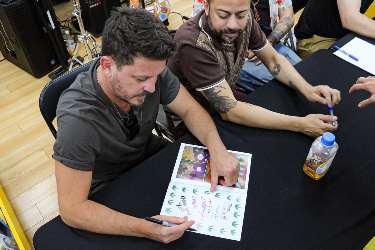 LIQUITS PRESENTACION LAS FABULAS DEL OSO FANTASTICO COMIC 16 DE AGOSTO 2025 (3)