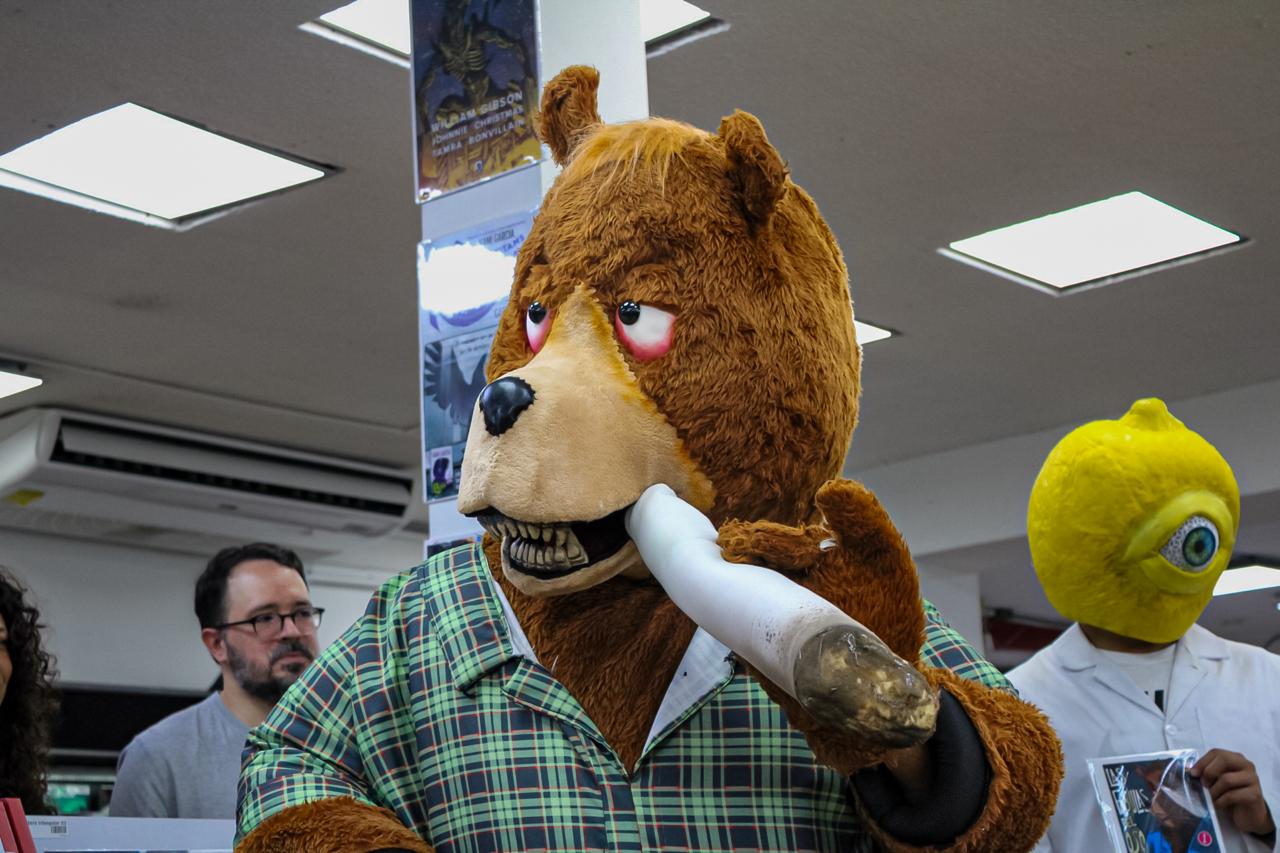 LIQUITS PRESENTACION LAS FABULAS DEL OSO FANTASTICO COMIC 16 DE AGOSTO 2025 (8)