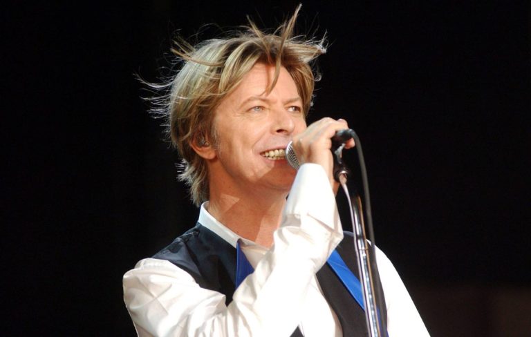 Las canciones favoritas de David Bowie reveladas en una nota descubierta en el archivo del V&A