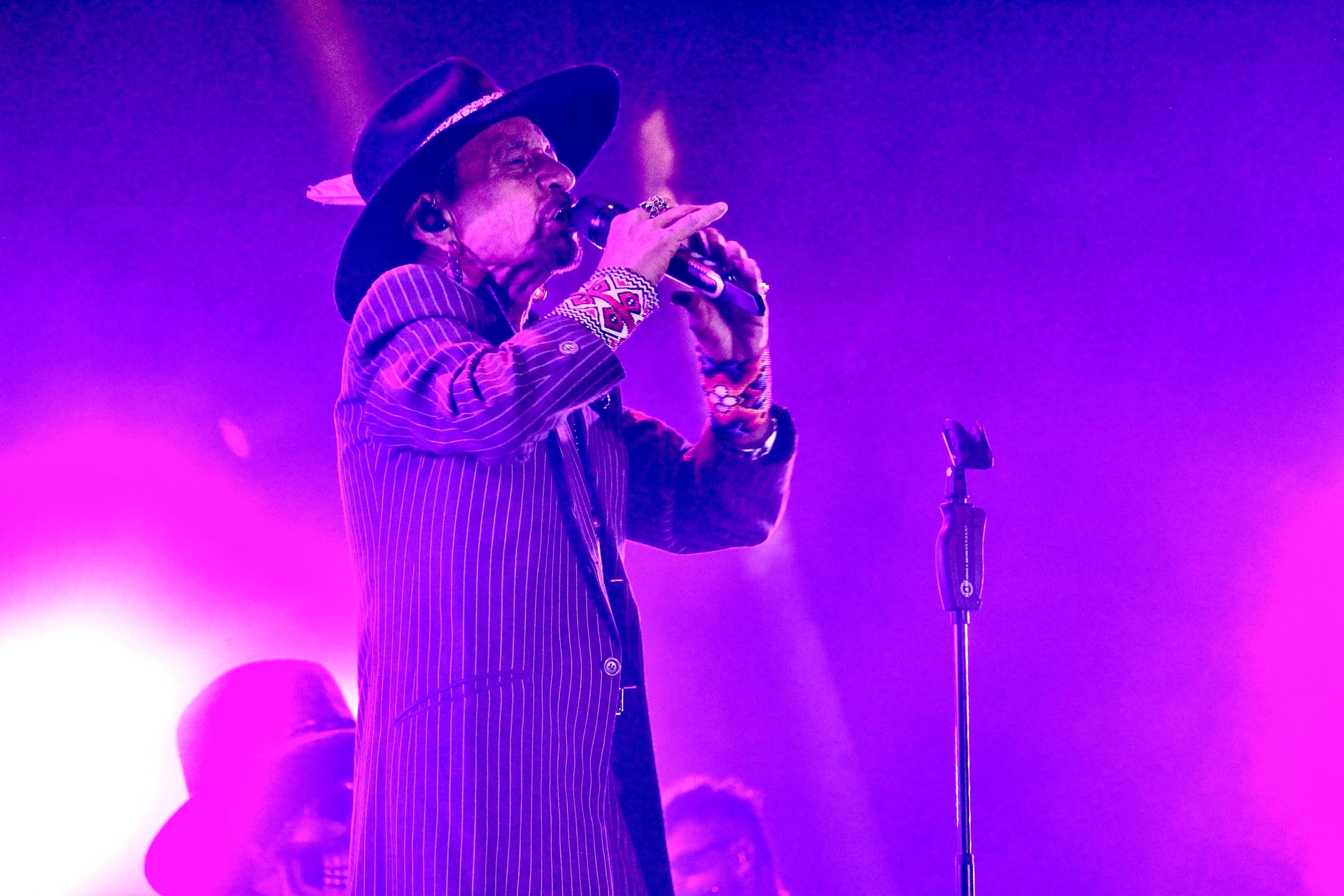 d27f974f-afd5-4ae3-8f0b-434678e25eaa