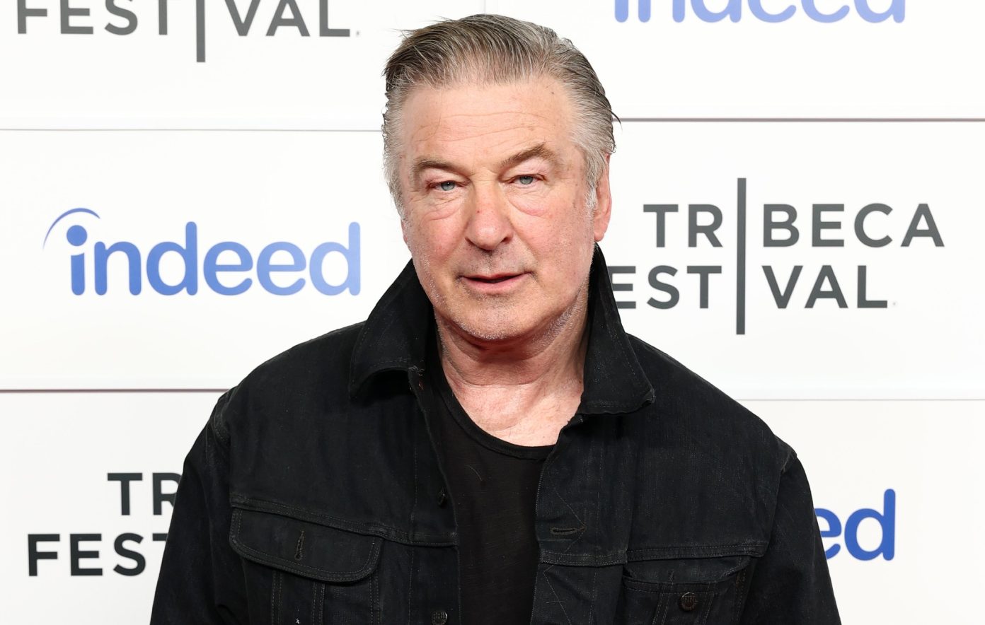 Alec Baldwin aplastó el auto de su esposa en un accidente de tránsito