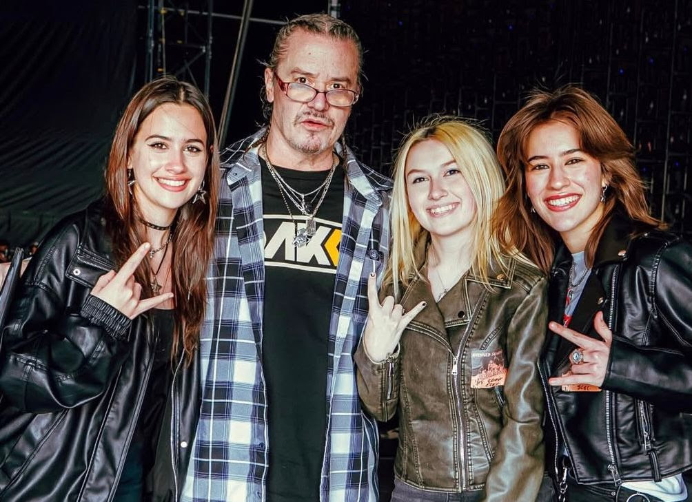 Electrify comparte momento especial con Mike Patton previo a su show con Avenged Sevenfold