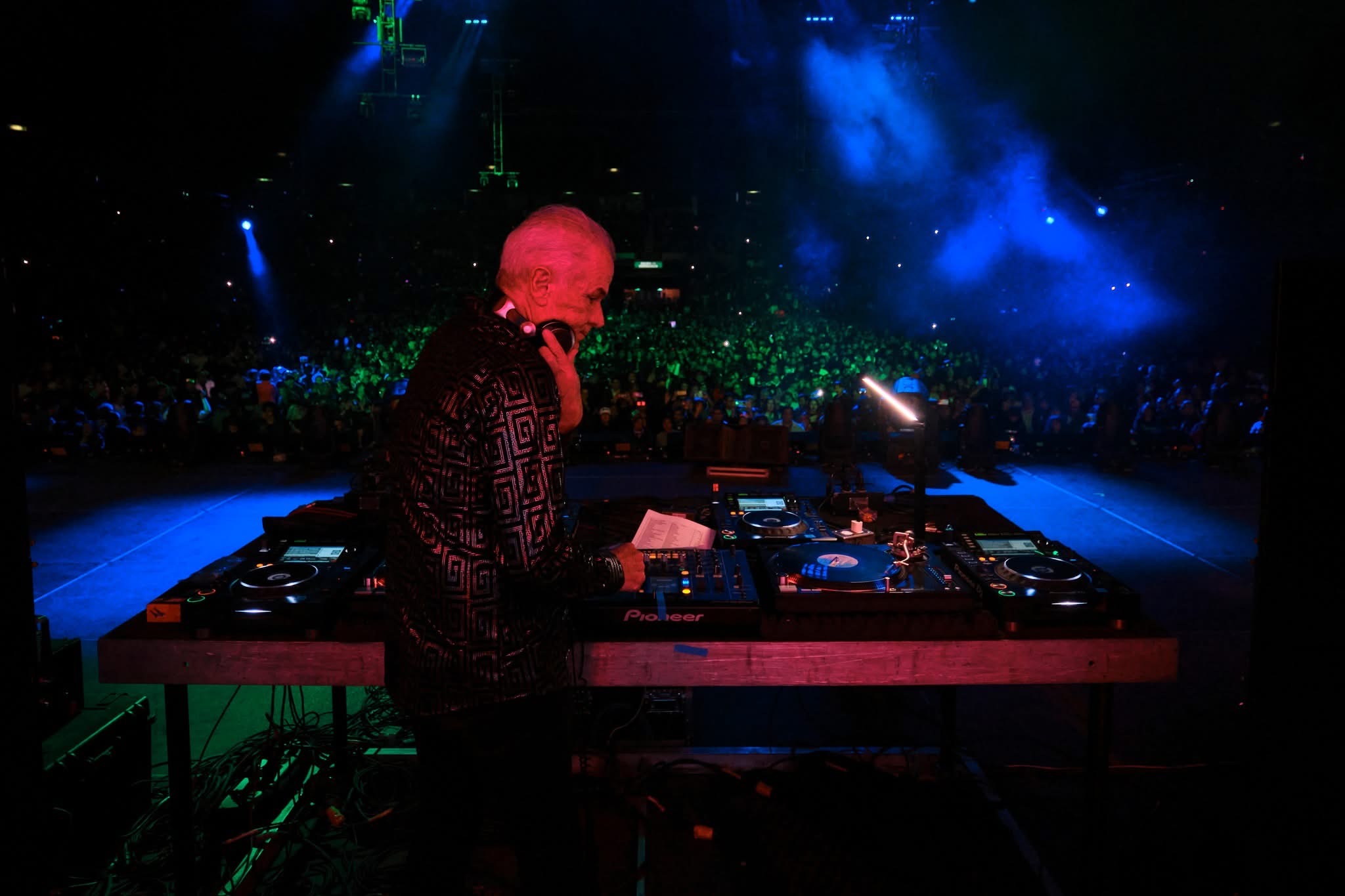 Patrick Miller enciende la pista del Palacio de los Deportes