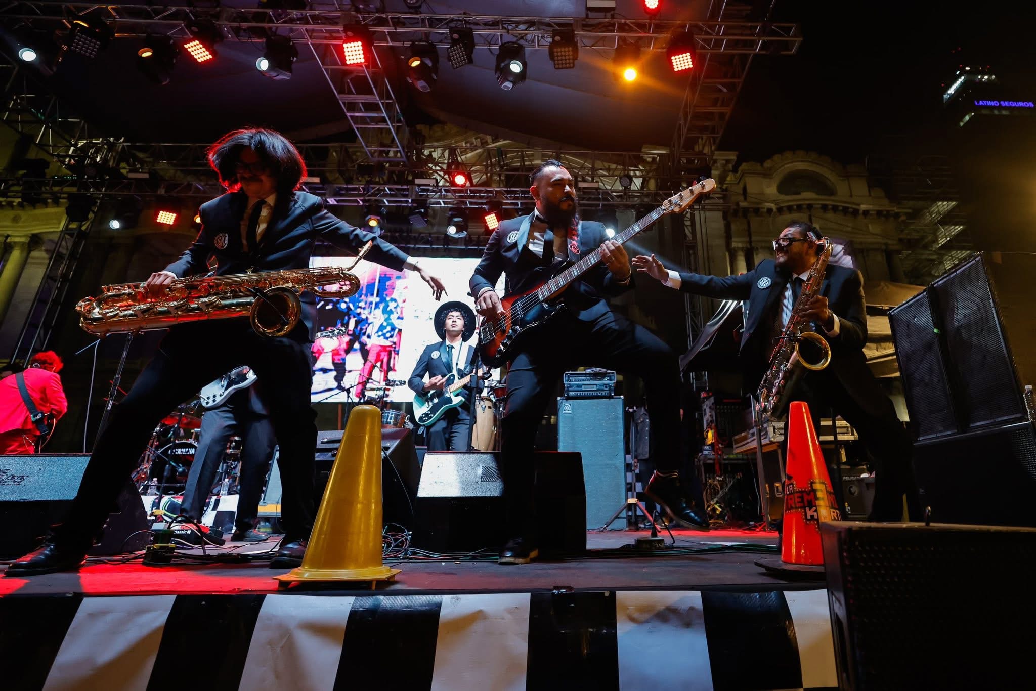 Tremenda Korte en Noches de Primavera