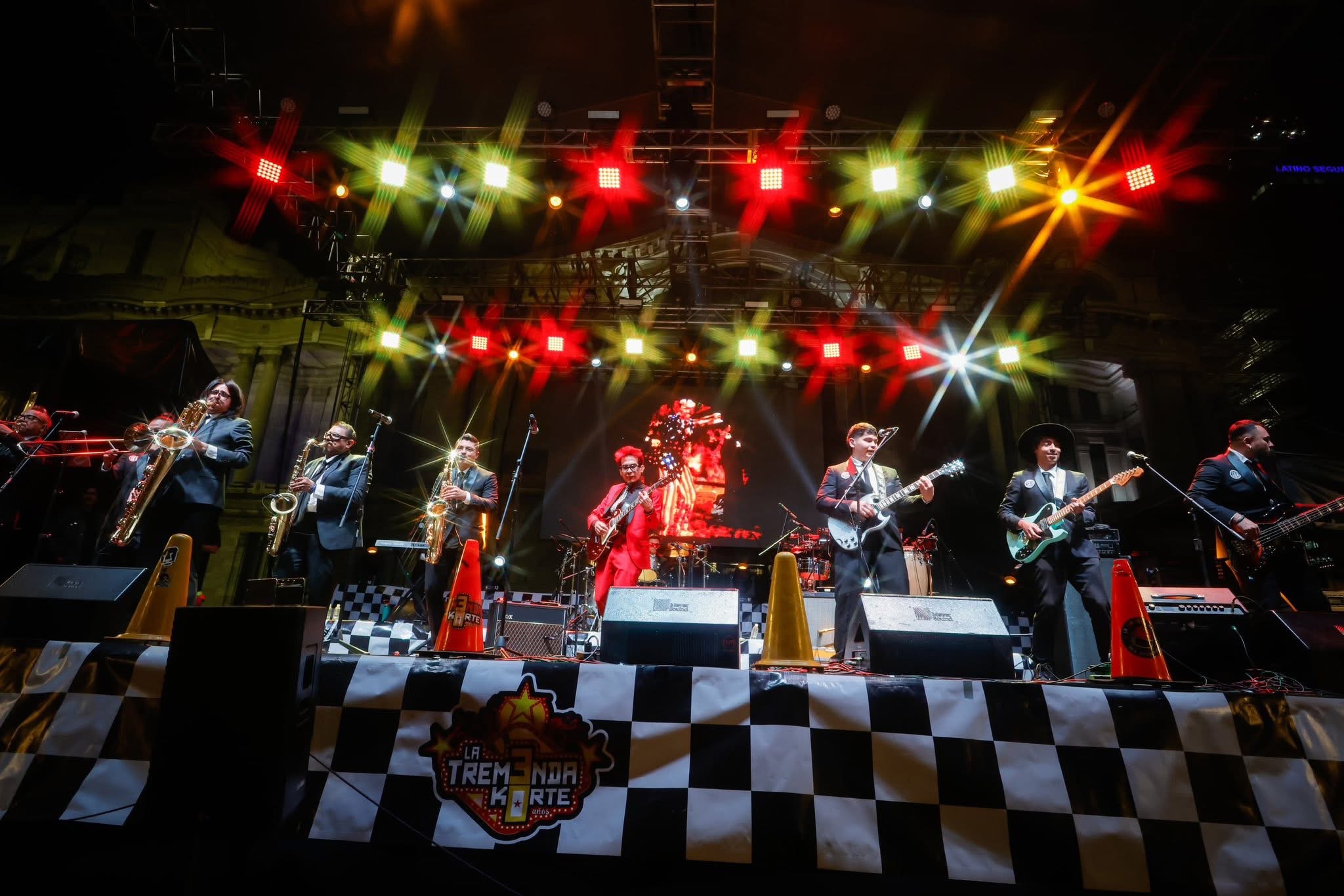 Tremenda Korte en Noches de Primavera