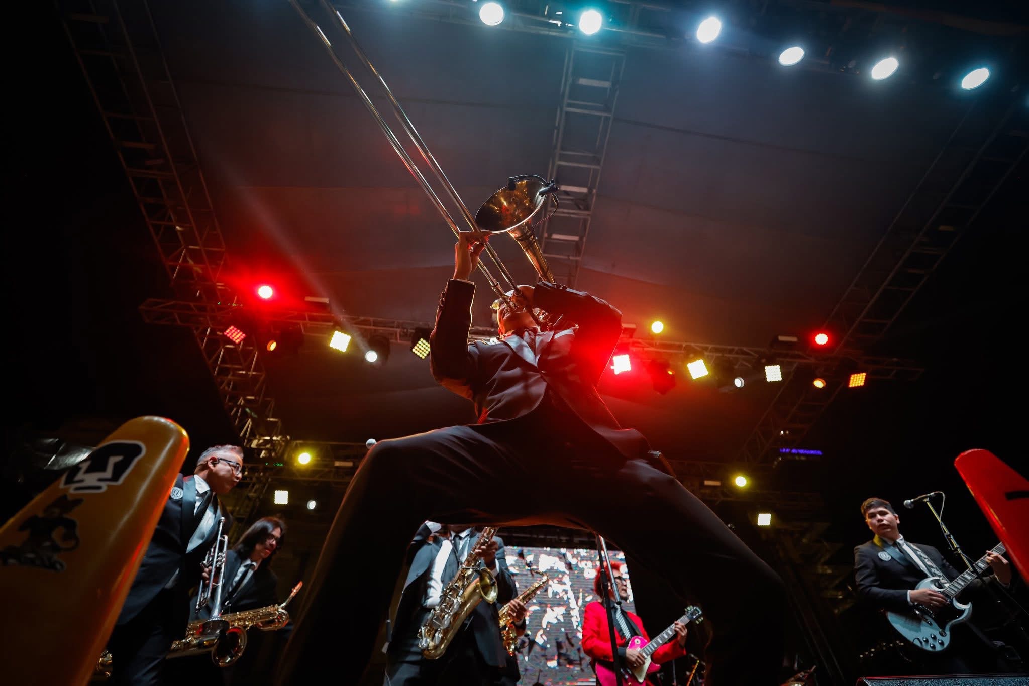 Tremenda Korte en Noches de Primavera