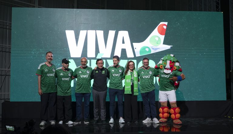 MOLOTOV, MC DAVO Y EMJAY ESTRENAN EL VIDEO OFICIAL DE VIVA MÉXICO