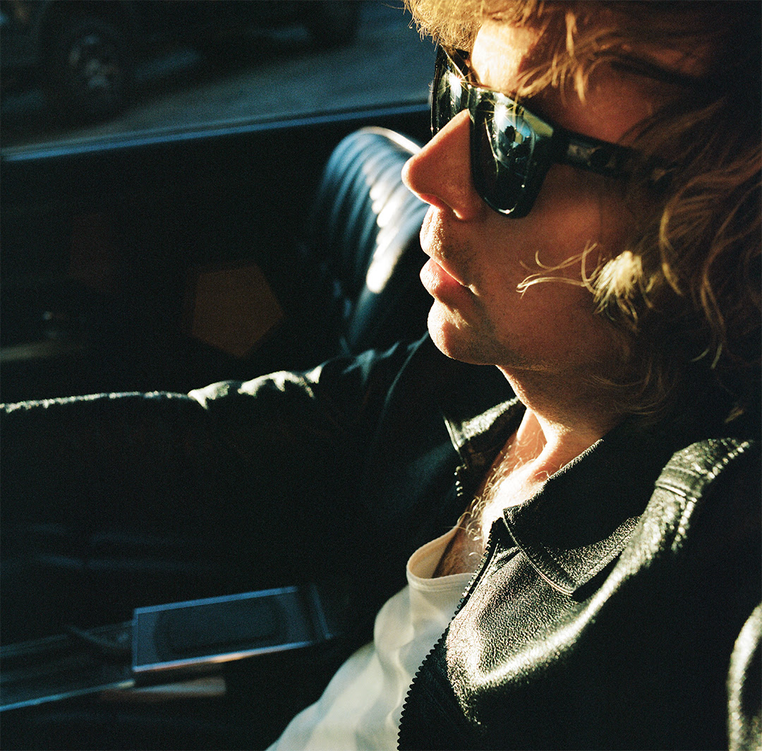 BECK ESTRENA EL SENCILLO “RIDE LONESOME” Y ANUNCIA GIRA