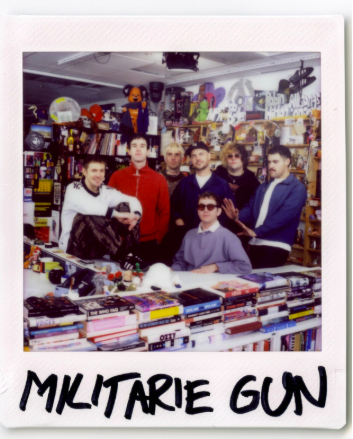 Militaire Gun Tiny Desk