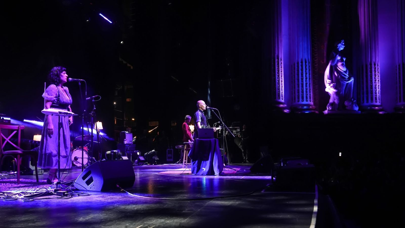 Javier Corcobado Teatro Metropólitan